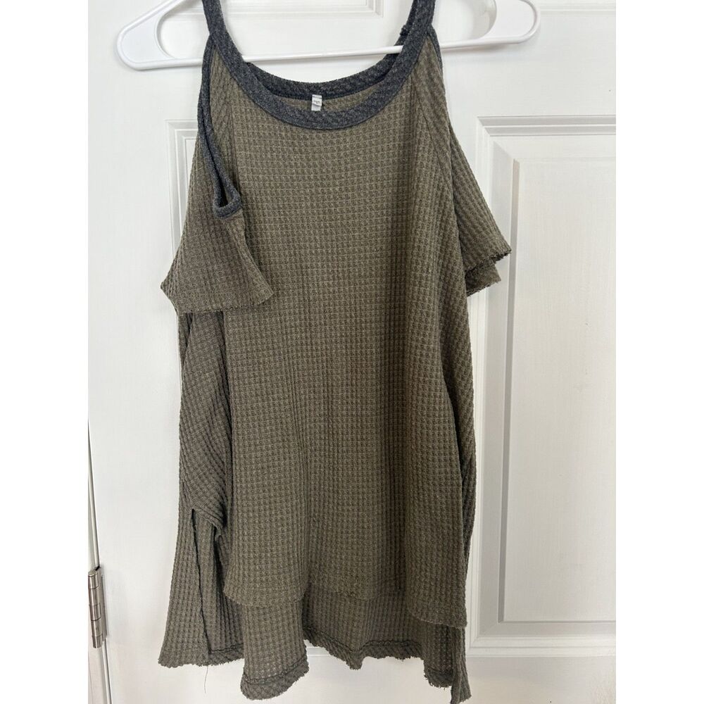 Large Cold shoulder Top